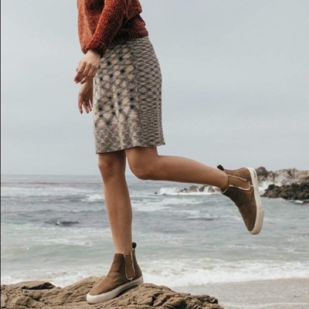 Anthropologie Seavees Corduroy Laguna Chelsea Boot